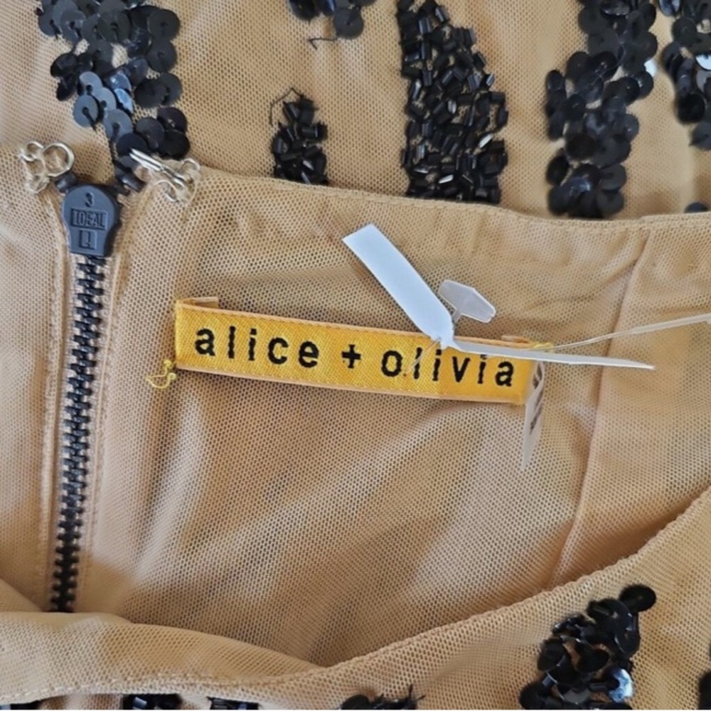 Alice + Olivia Black and Tan Patterned Midi Dress - Picture 4 of 5